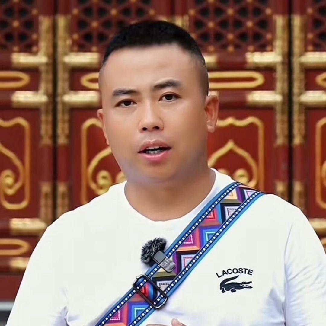 小梁导游