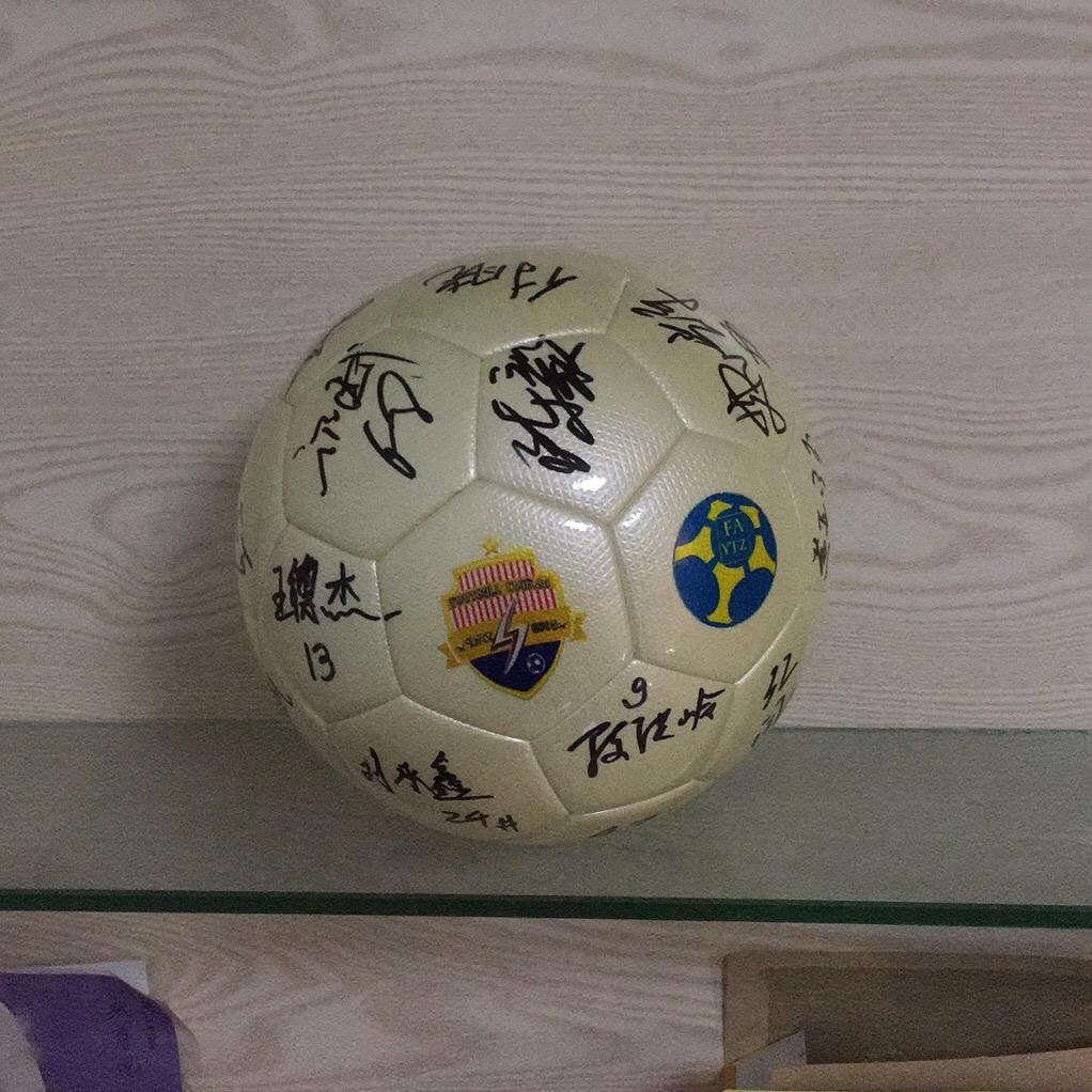 用角走路的牛牛