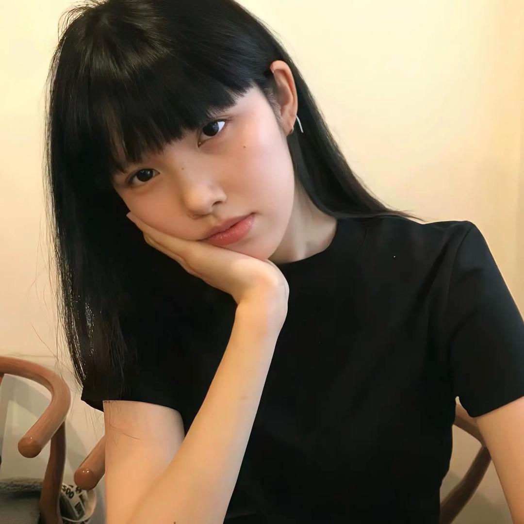 你脸红了唉