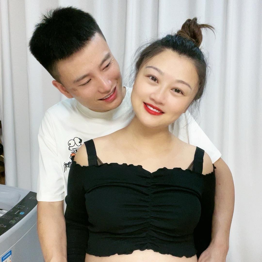 小黑妞工作号