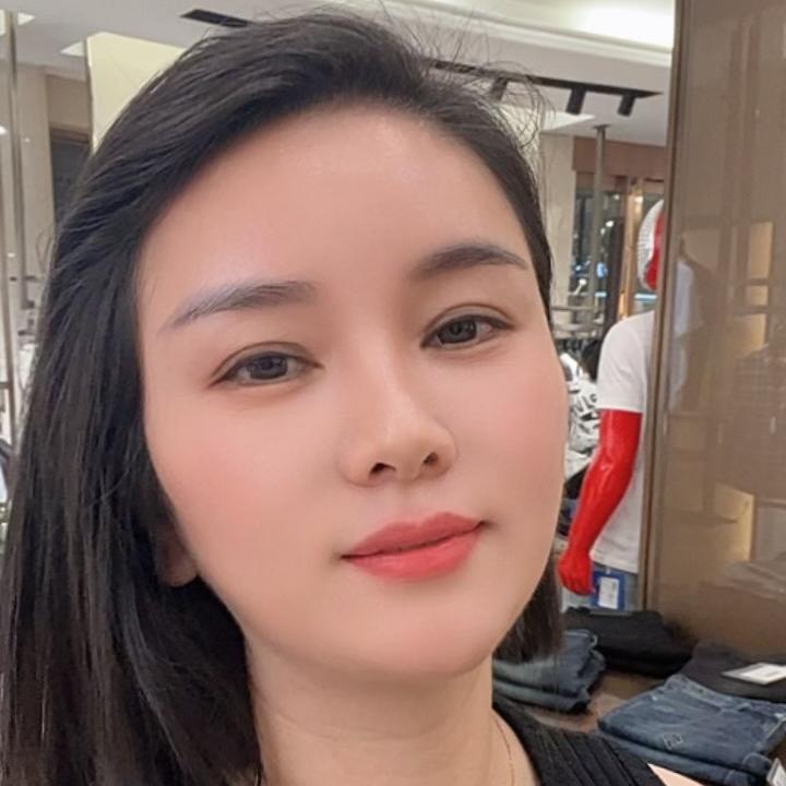 温岭市新河名典服装店