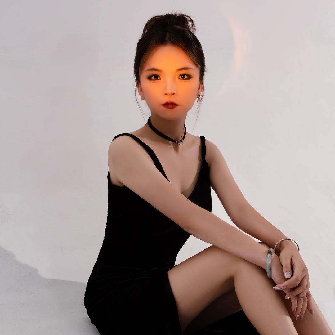 兴仁市艺森美甲美睫师小恋