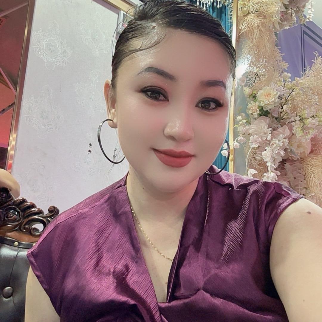 哈丽努尔