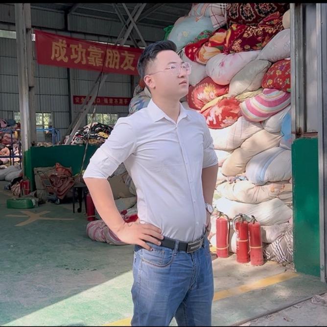 衣哥(旧衣回收厂家)