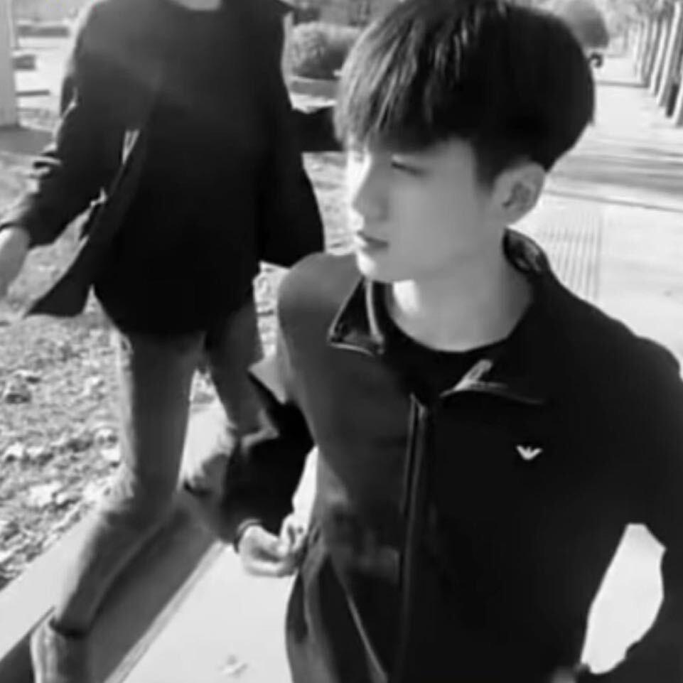物是人非