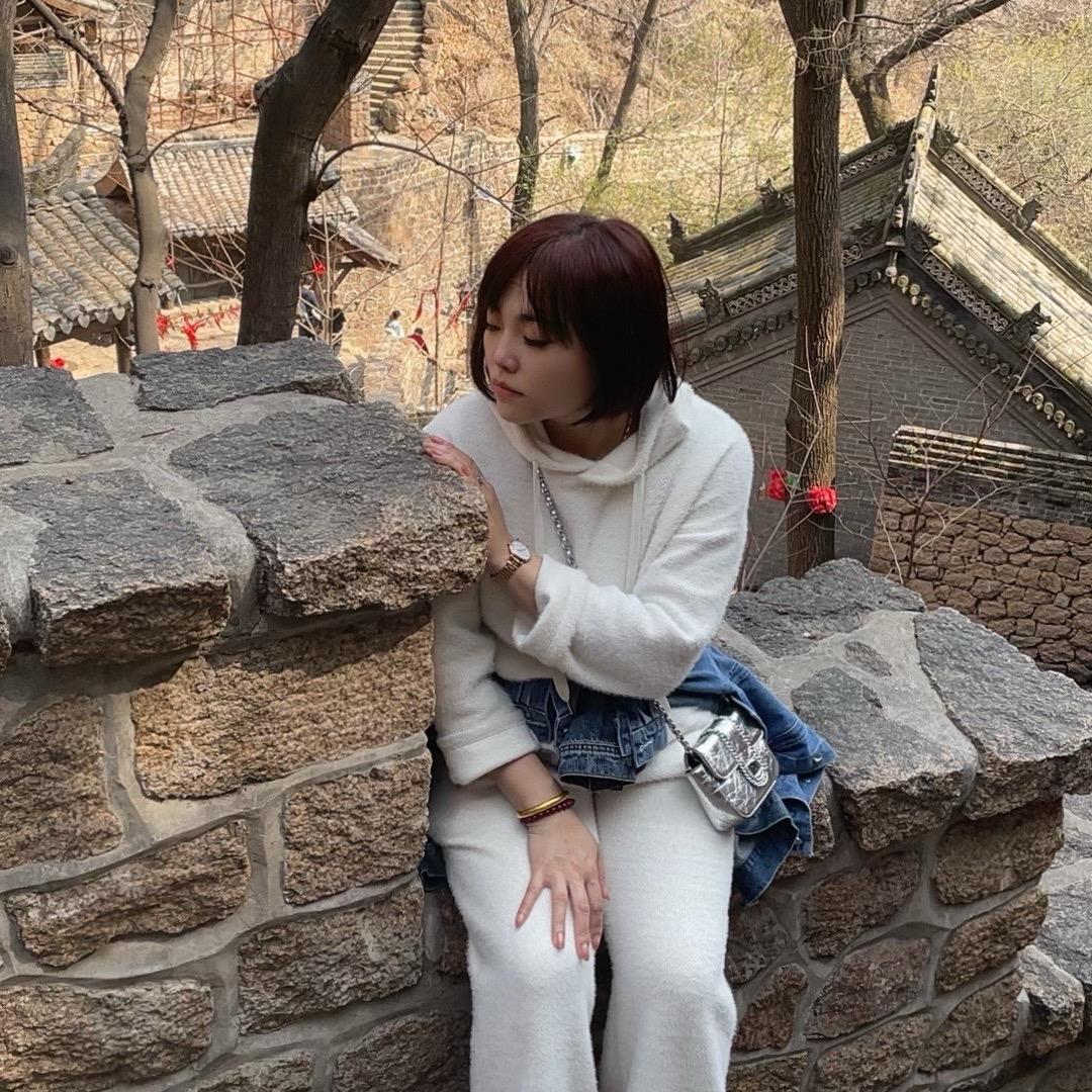 小蕾.
