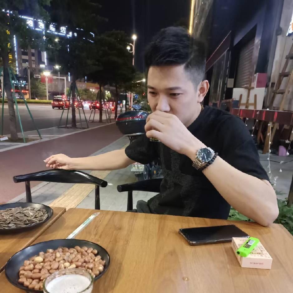 小男孩