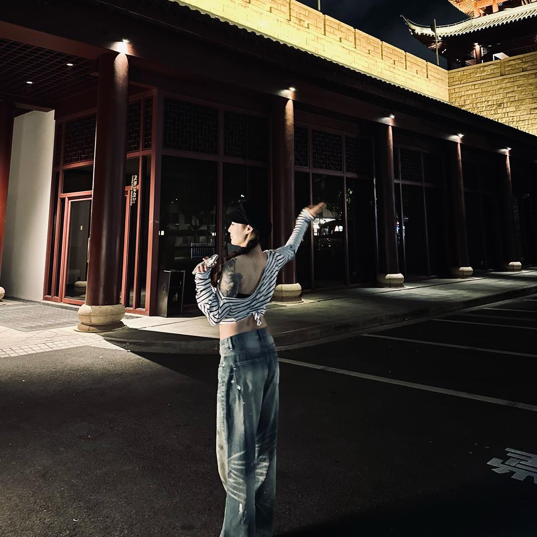 @彤.