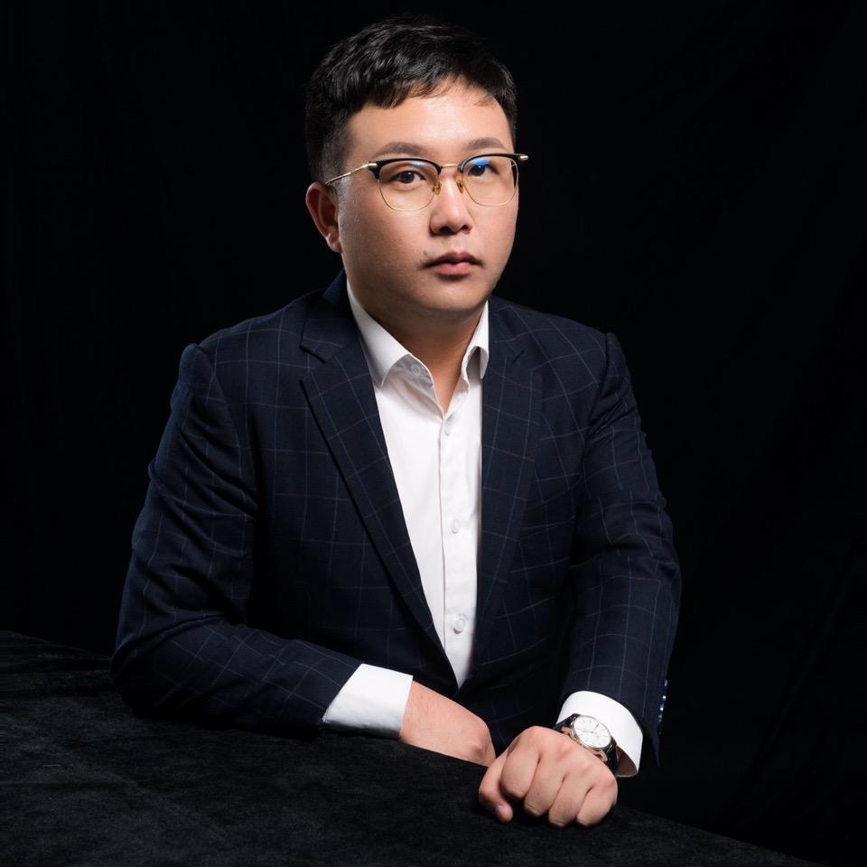 东外托管亮哥