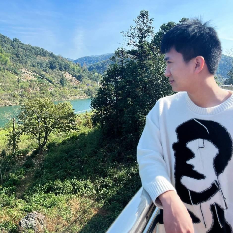 做商务的齐园