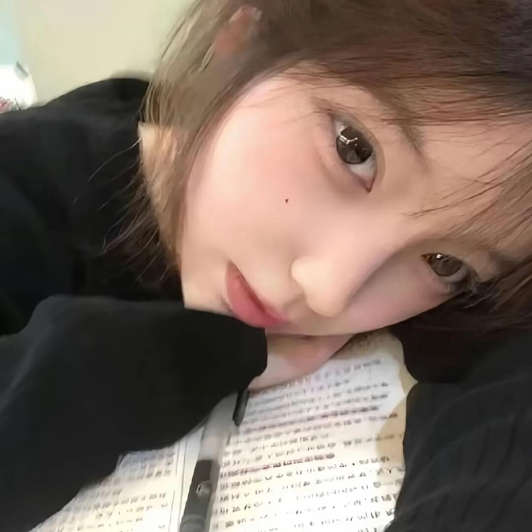 小奈💘（开学版 不活跃别取）