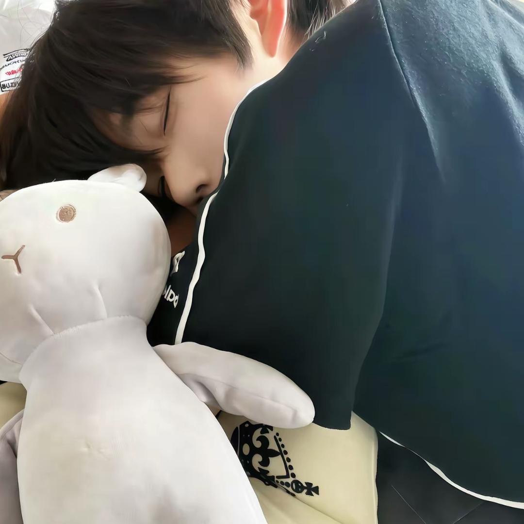 纯情冷裤小狗．
