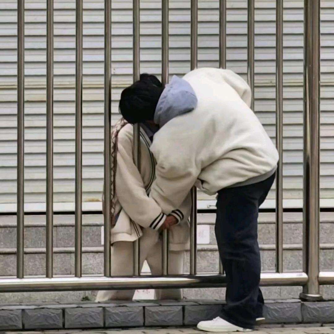 不发脾气，只发财哟