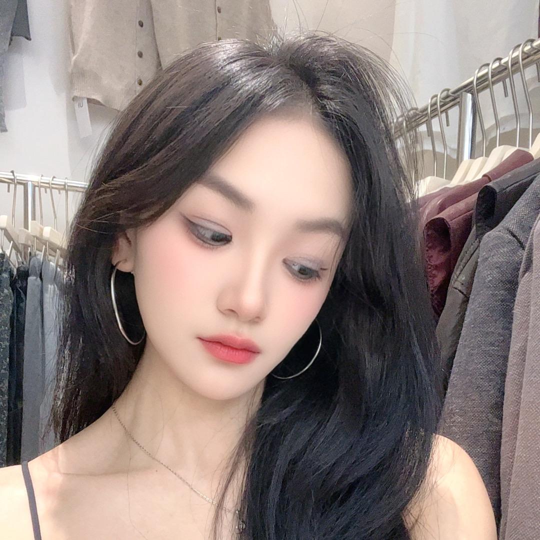 阿玲.
