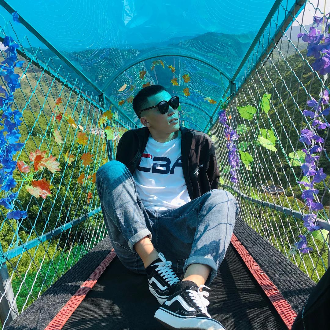 蒙F 90后