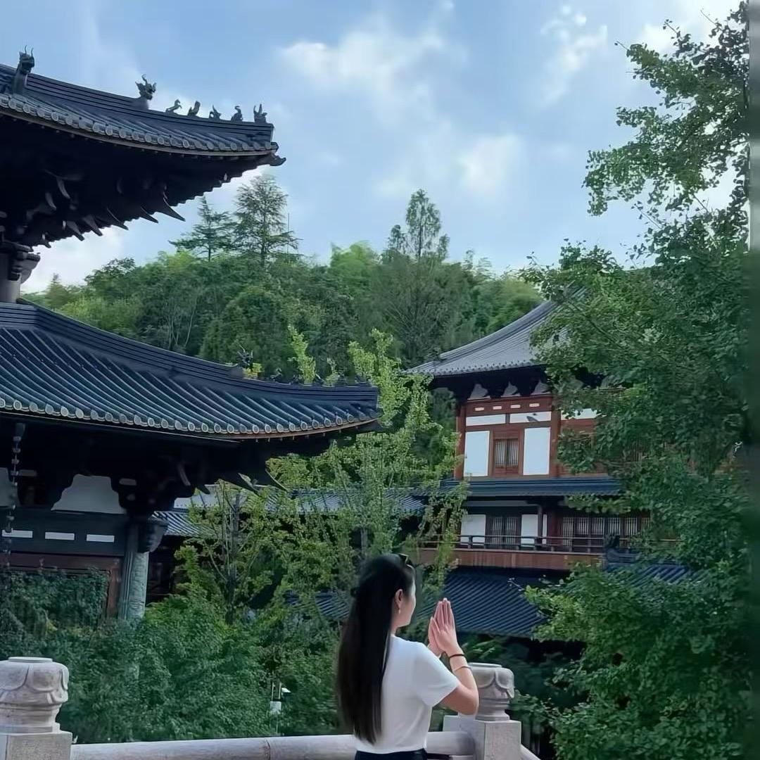 啥子月