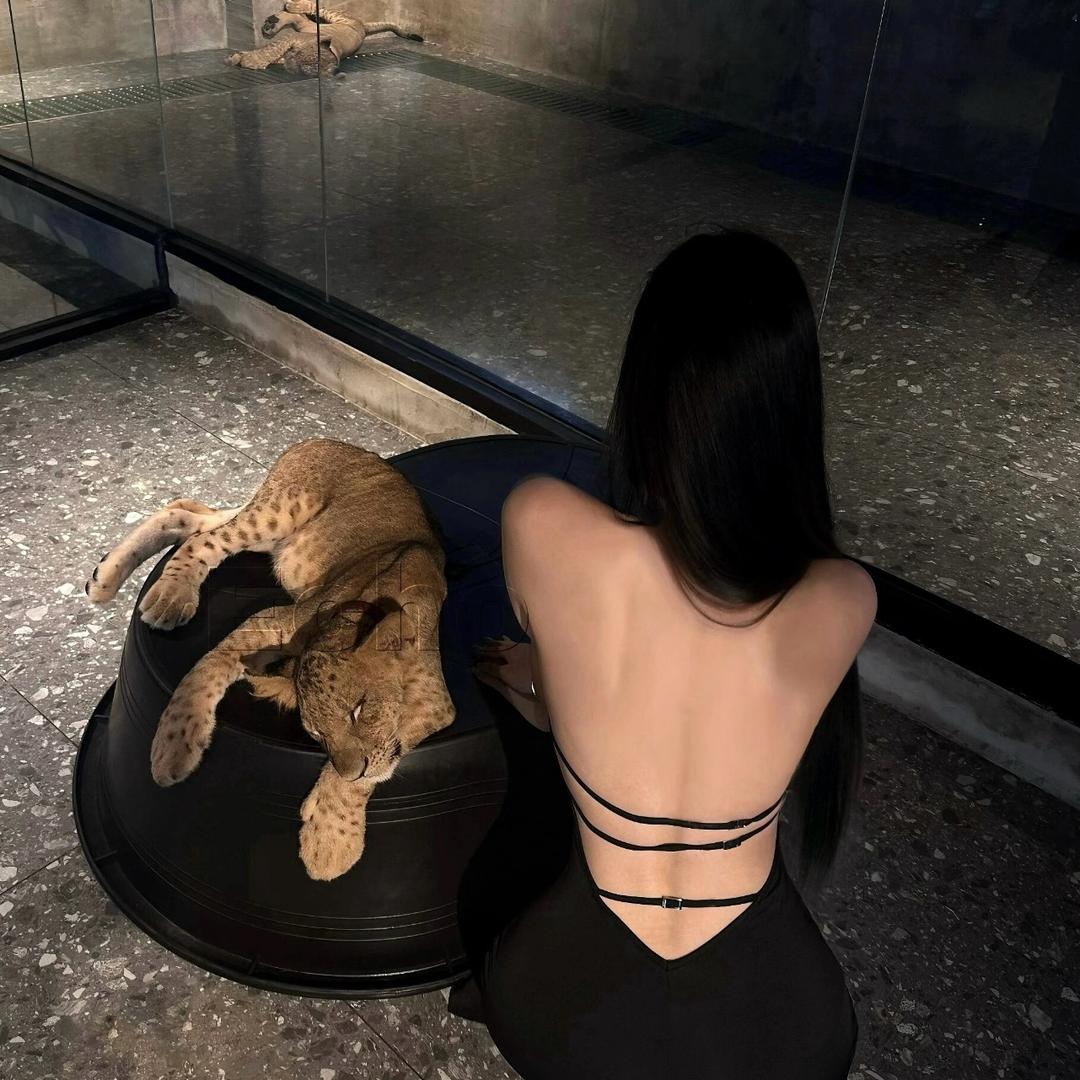 女二