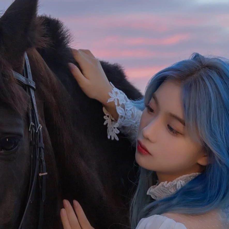 : এ᭄𝑄𝑢𝑒𝑒𝑛ོꦿ