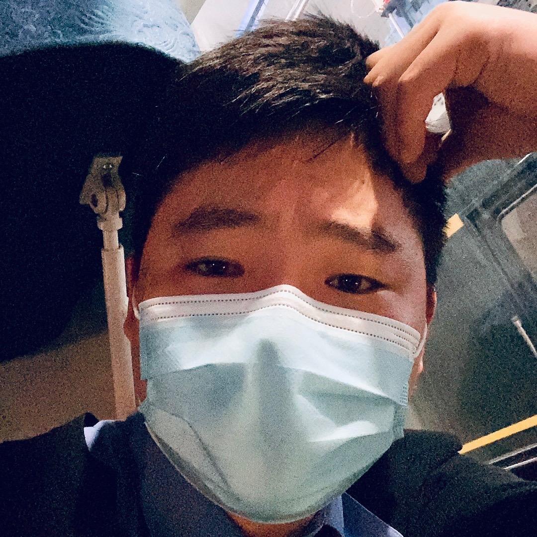 博·