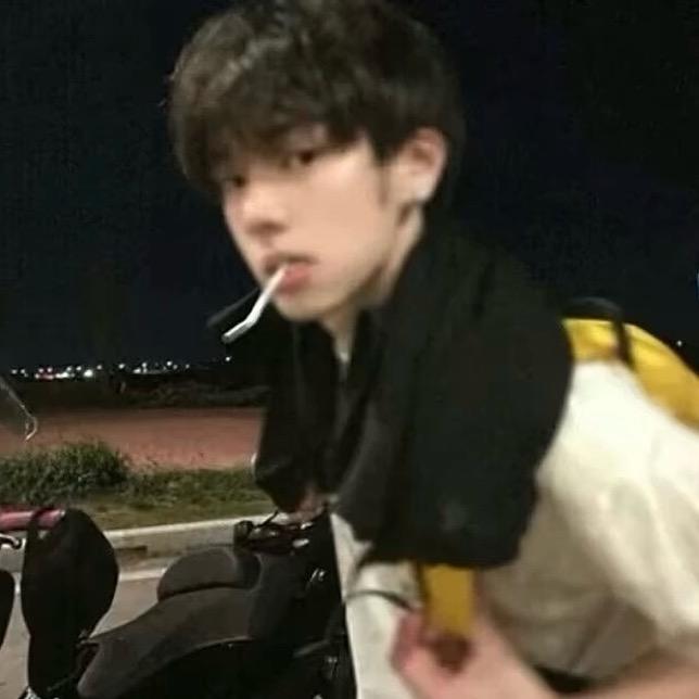 阿Y.