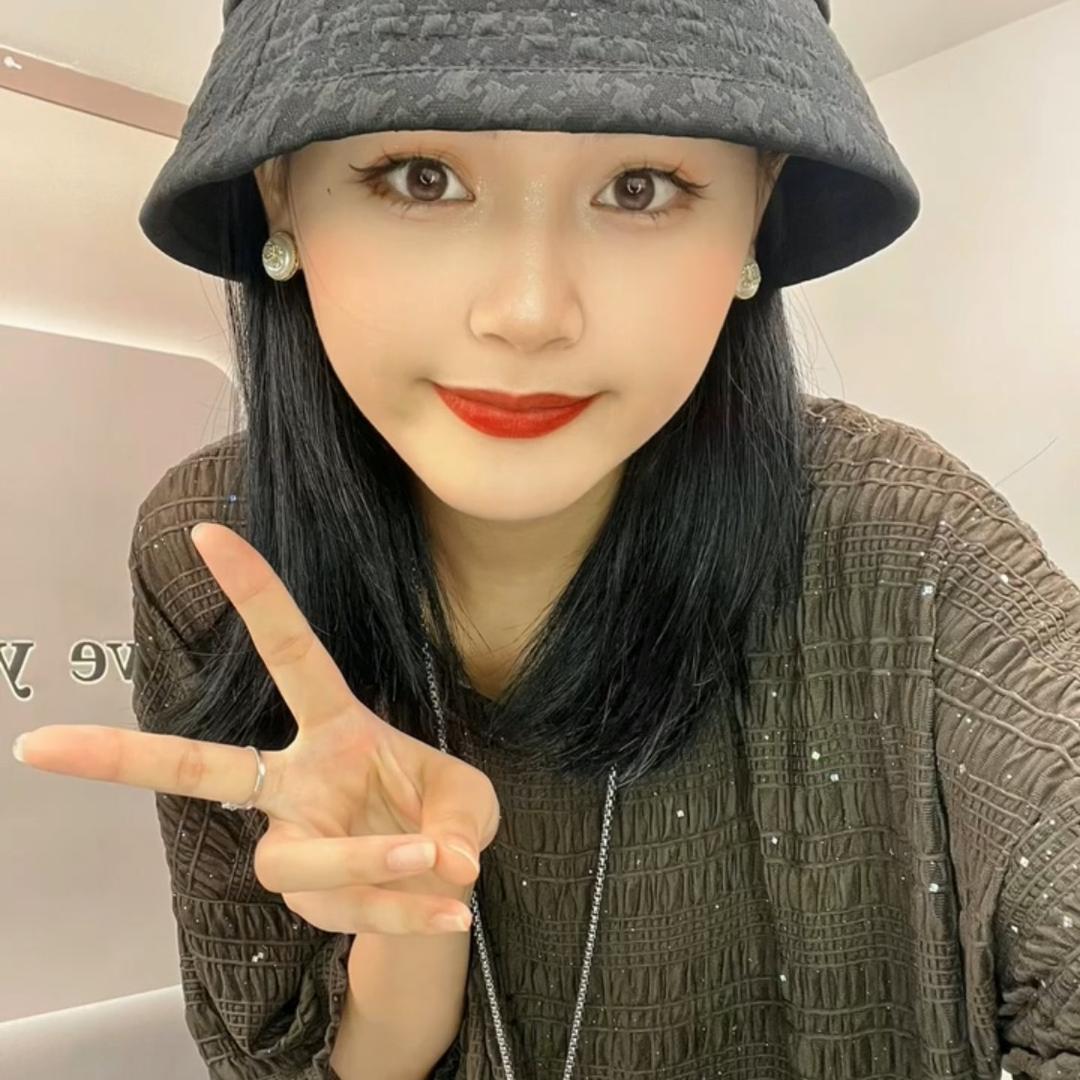 允儿女装工厂店