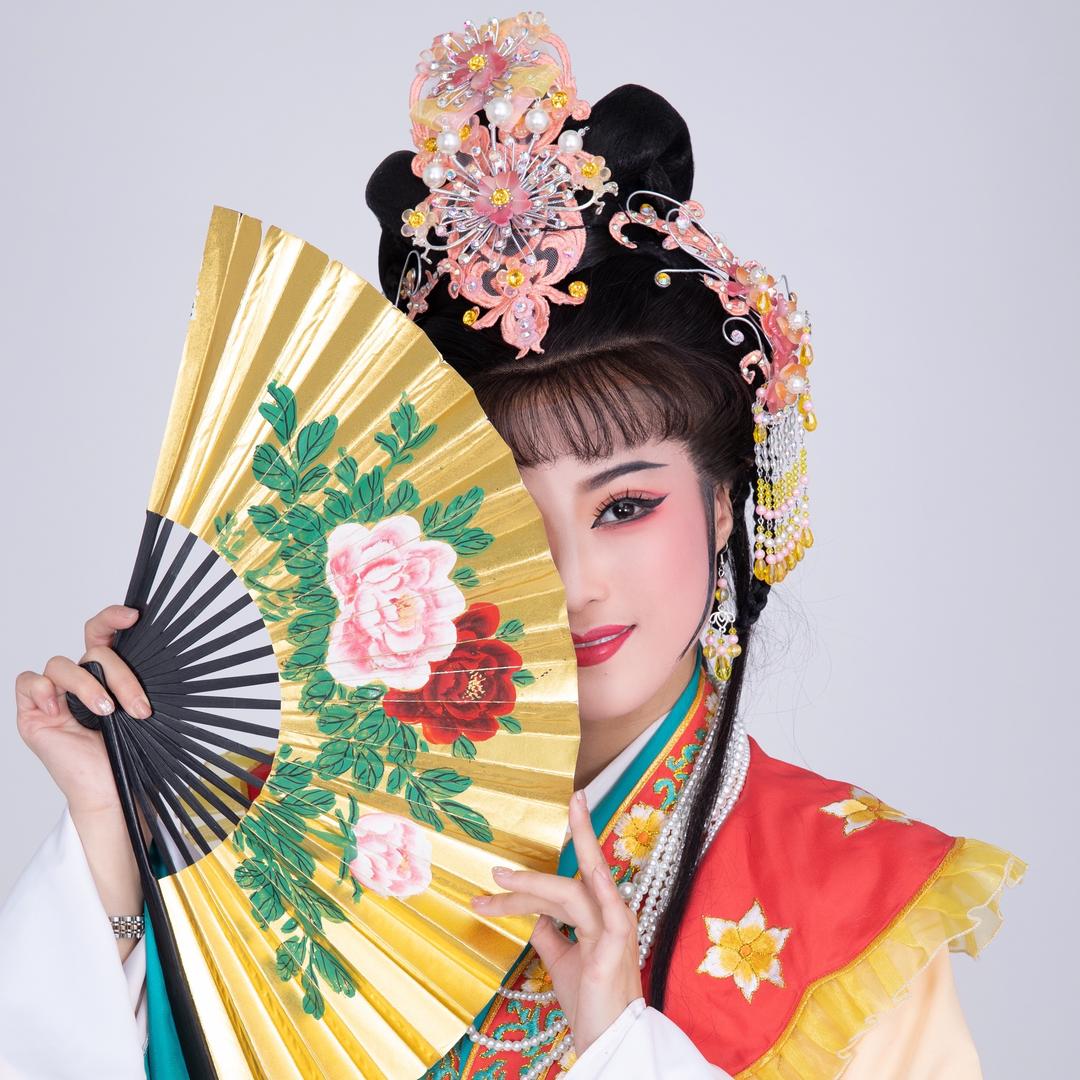 @黄伊敏