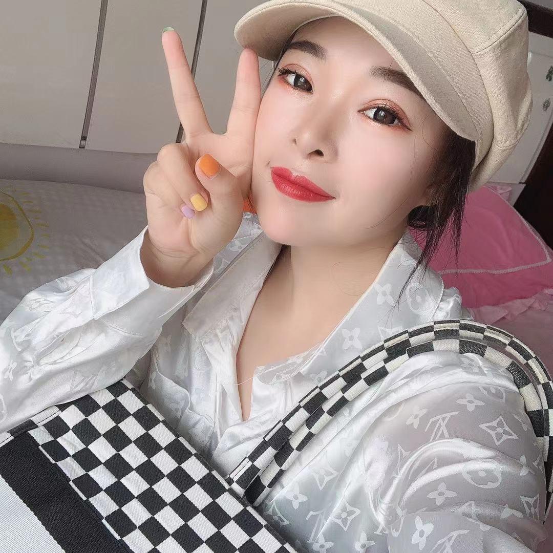 我是乐乐（奇异果🥝巧克力🍫咖啡）