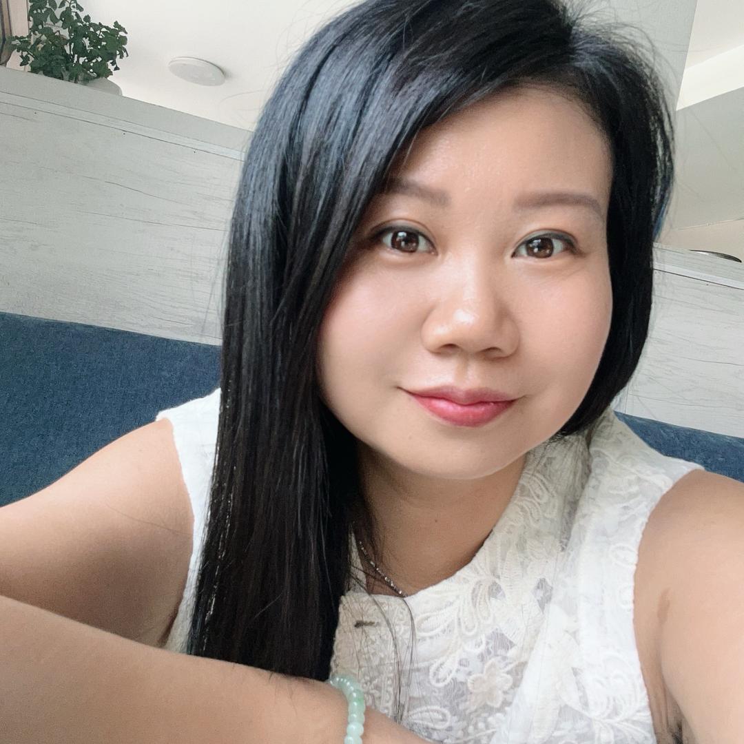 老阿姨爱唱歌