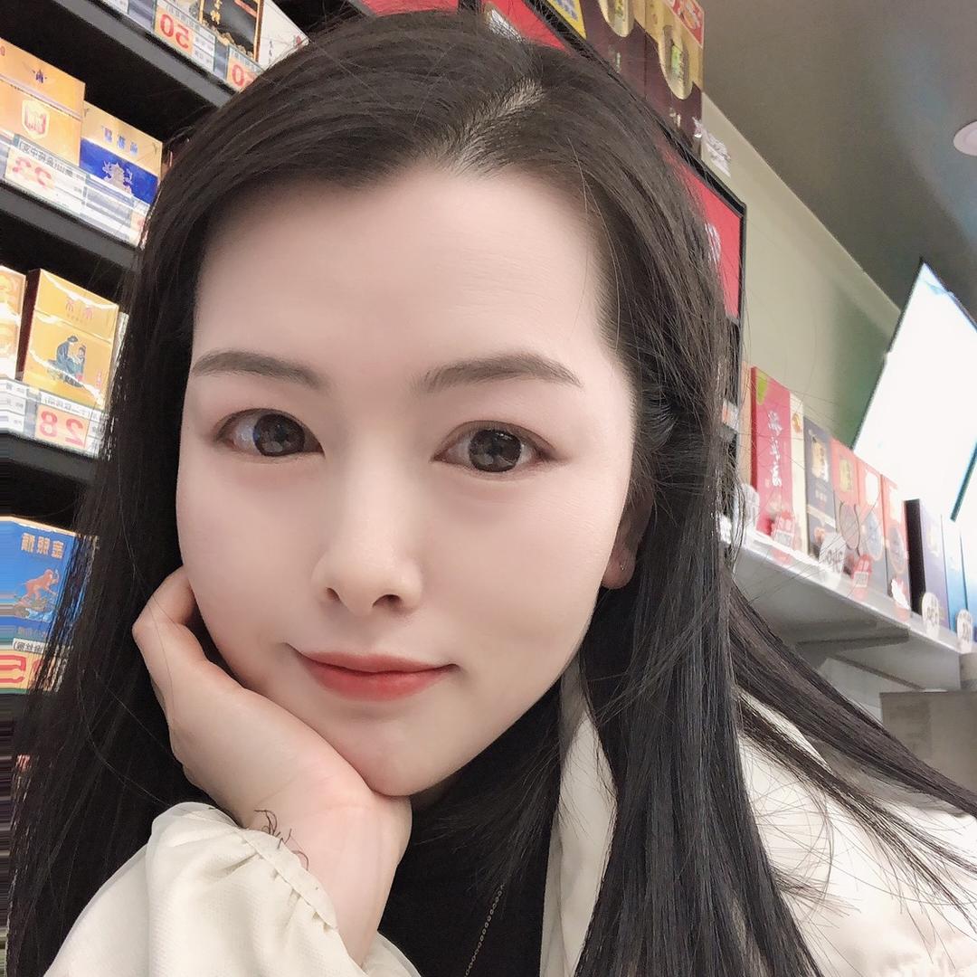 @胡小小