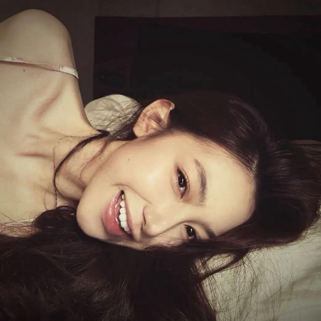 晗.