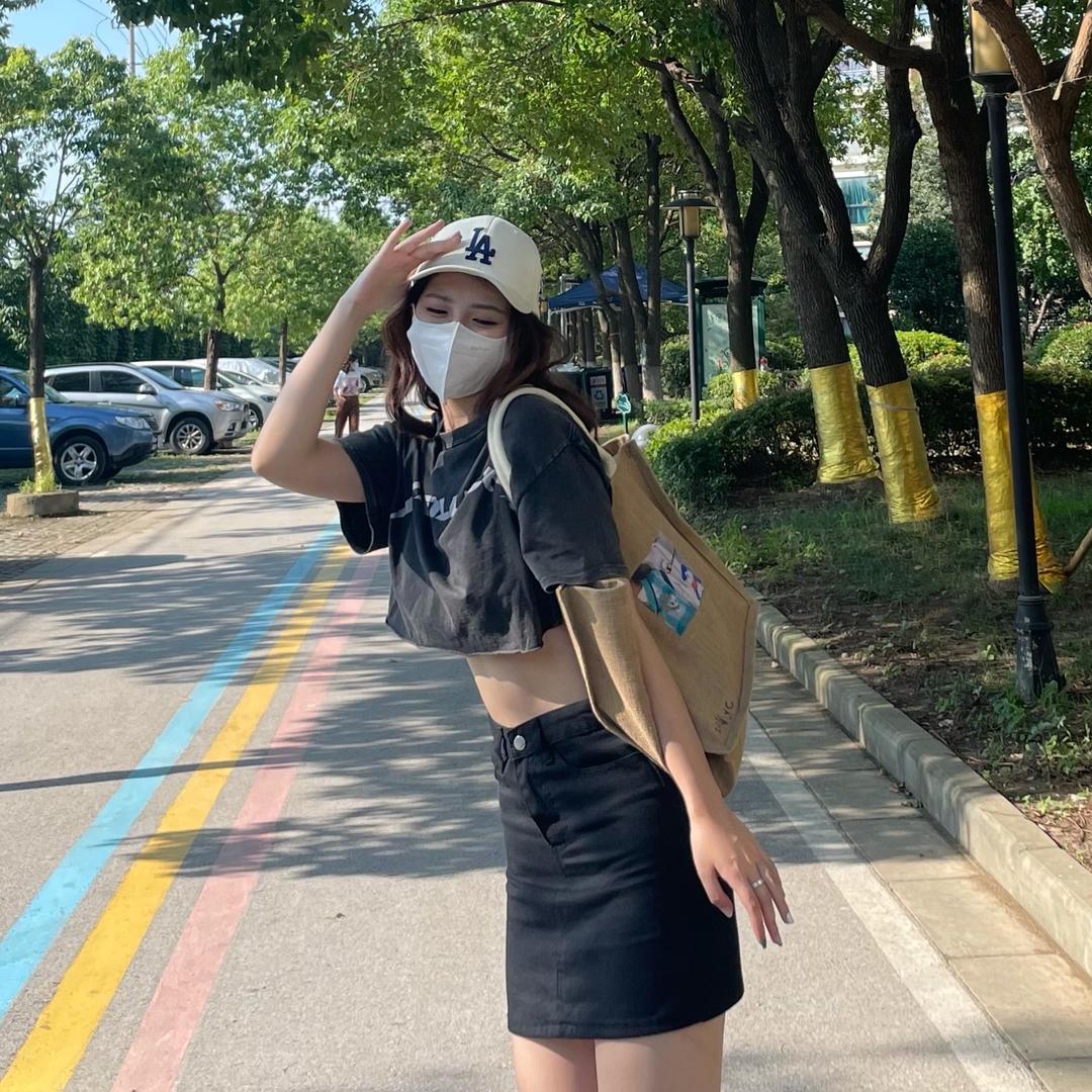 瑶宝吃辣条