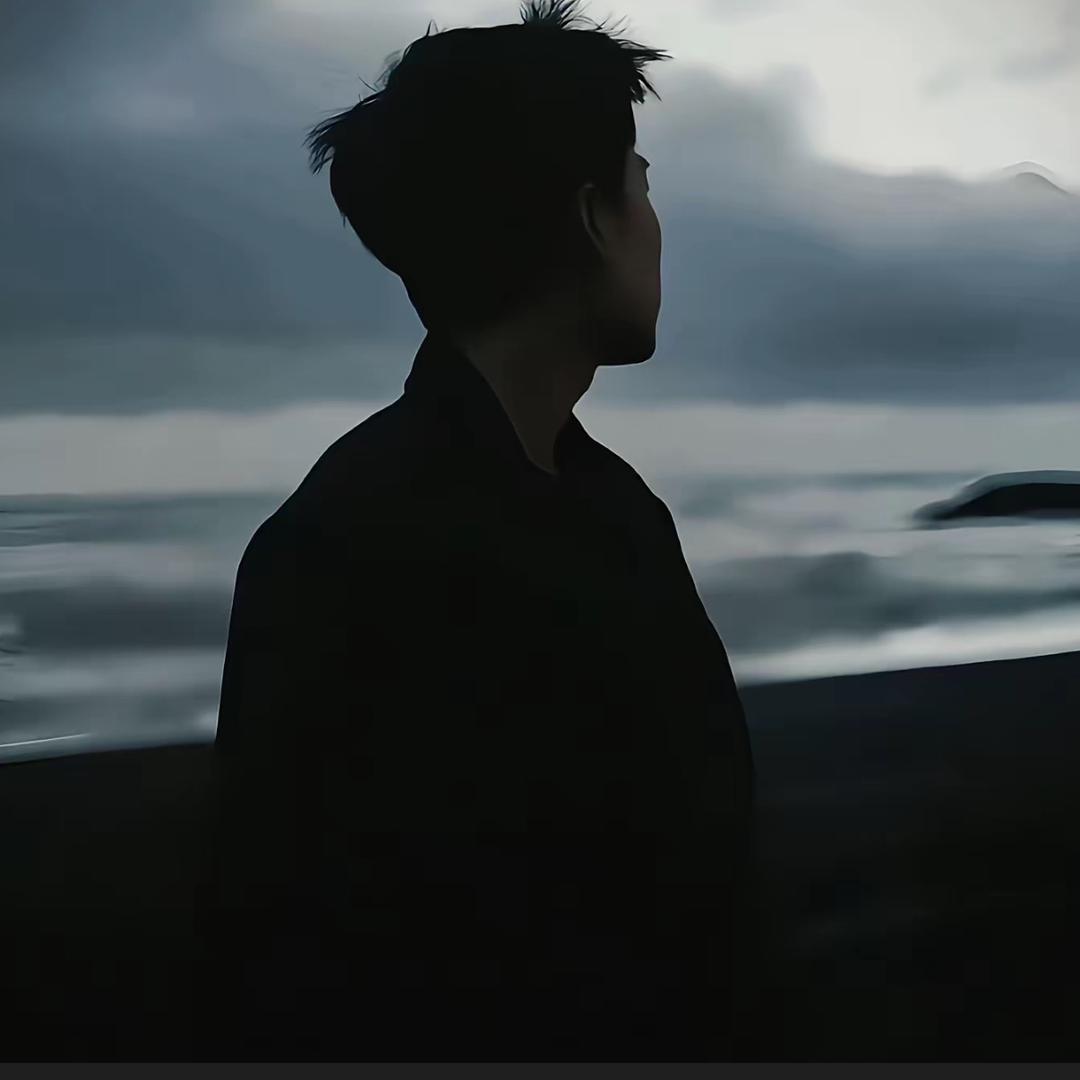 走在镶尖的小路上