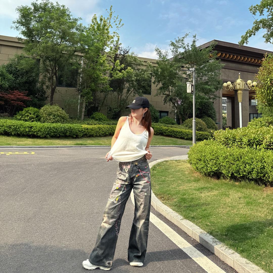 谢美丽。