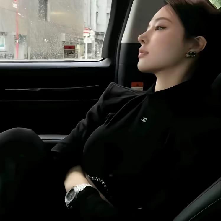 ㅤㅤㅤㅤㅤㅤㅤ⁥ㅤㅤㅤㅤㅤYi