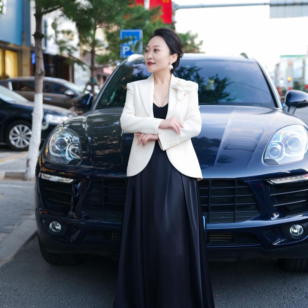 ￴ ￴ ￴ ￴通辽小默服饰