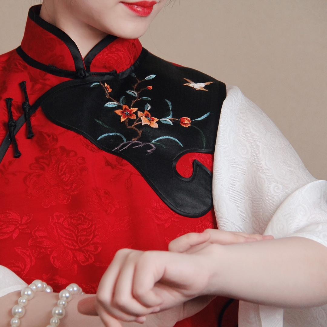 京绣罗衣