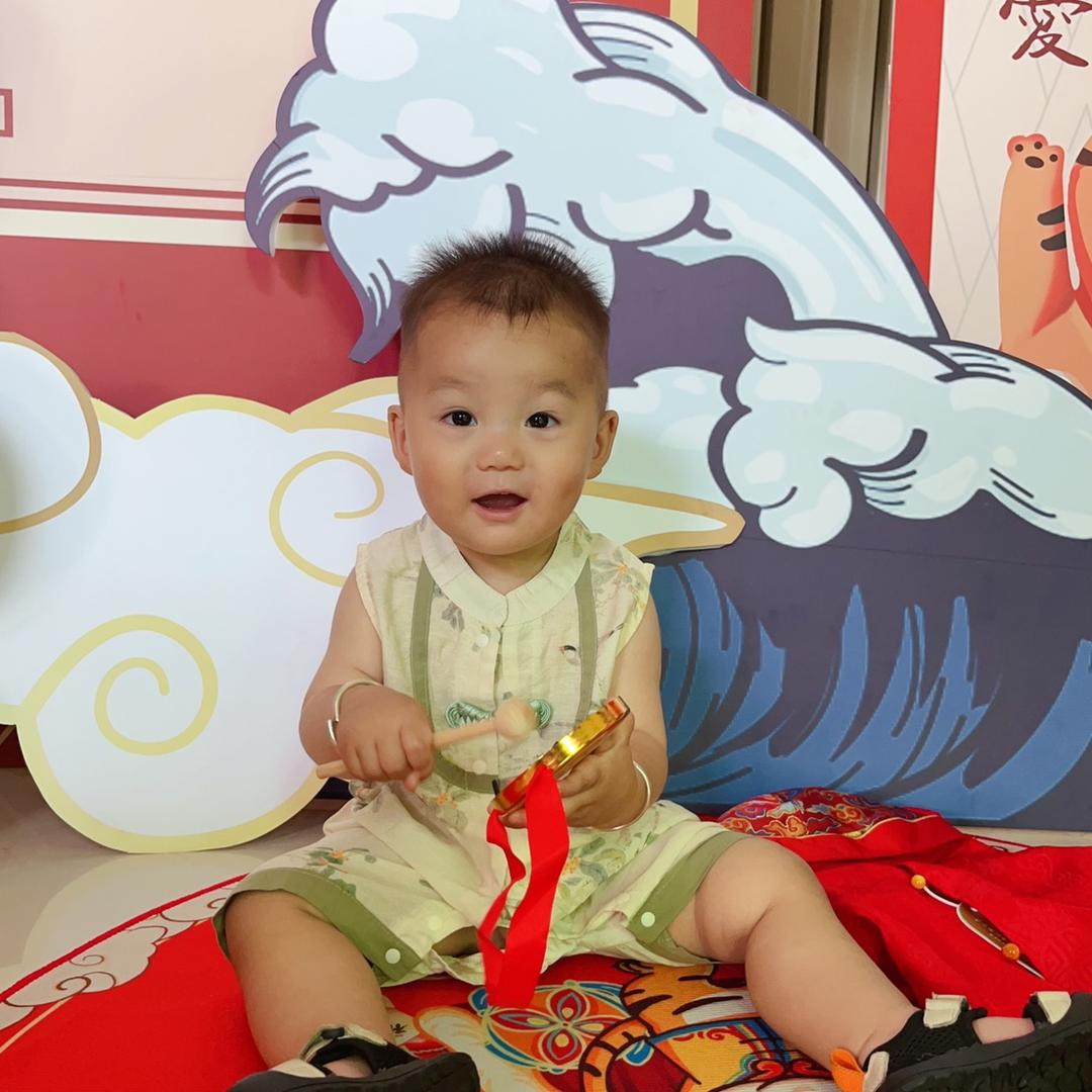 小莹子。