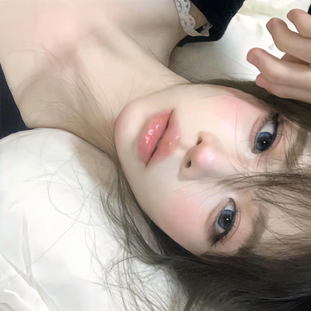 一雯🦟.
