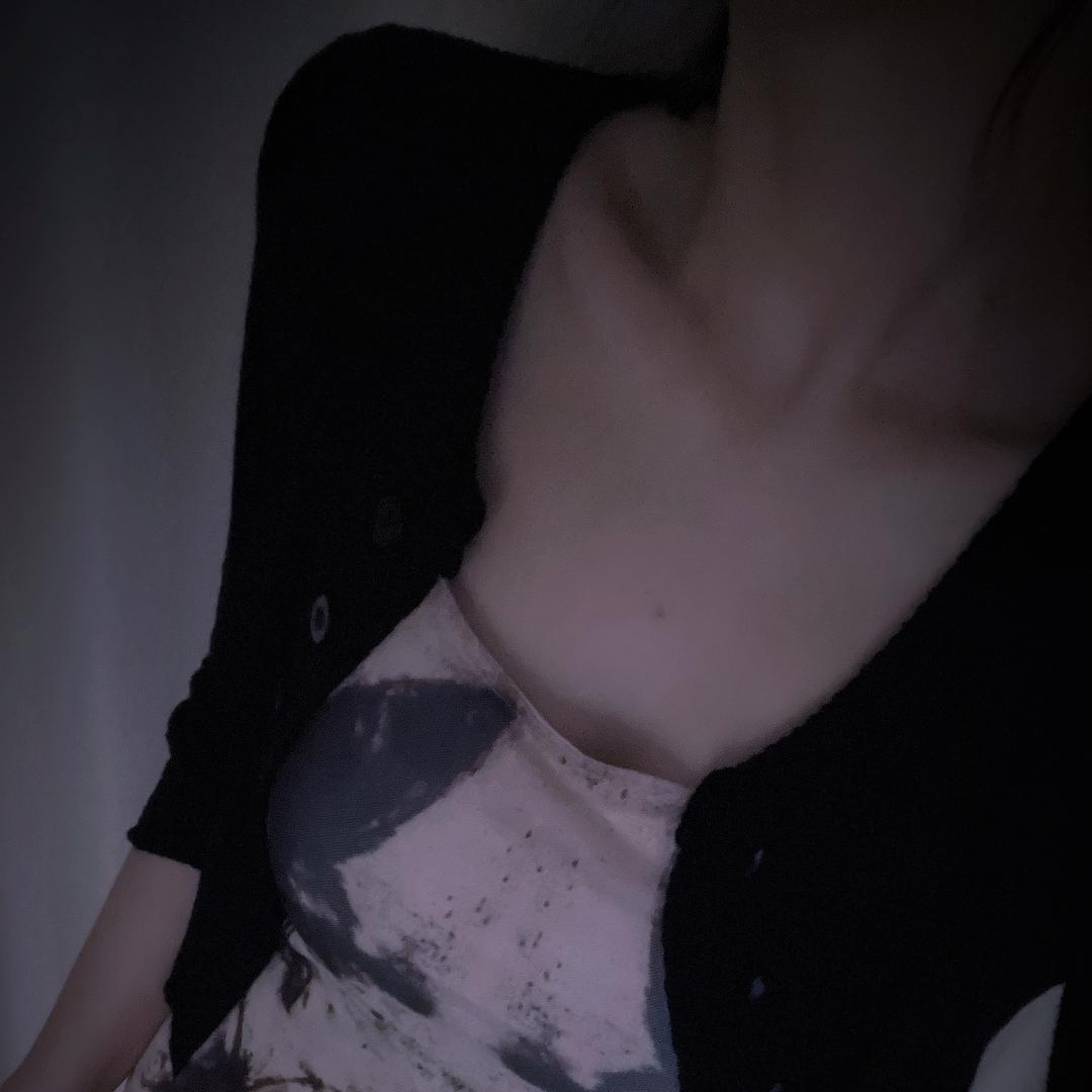 依依
