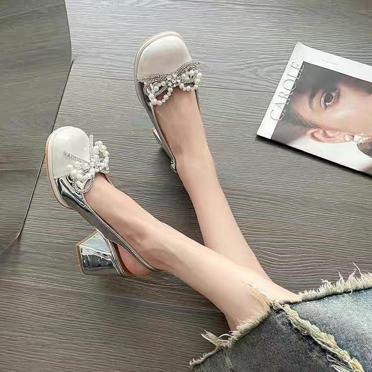 时尚鞋店