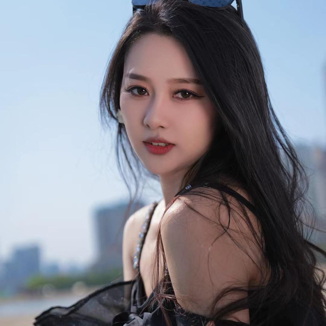 逗吖🧚🏻‍♀️³²⁶