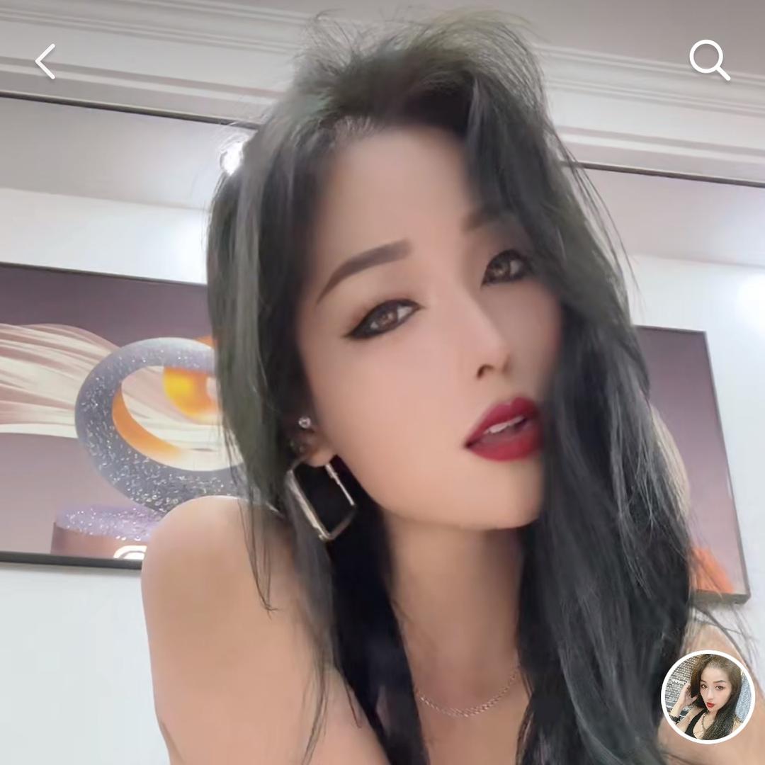 西城姐姐（感谢关注）每晚22:00开播