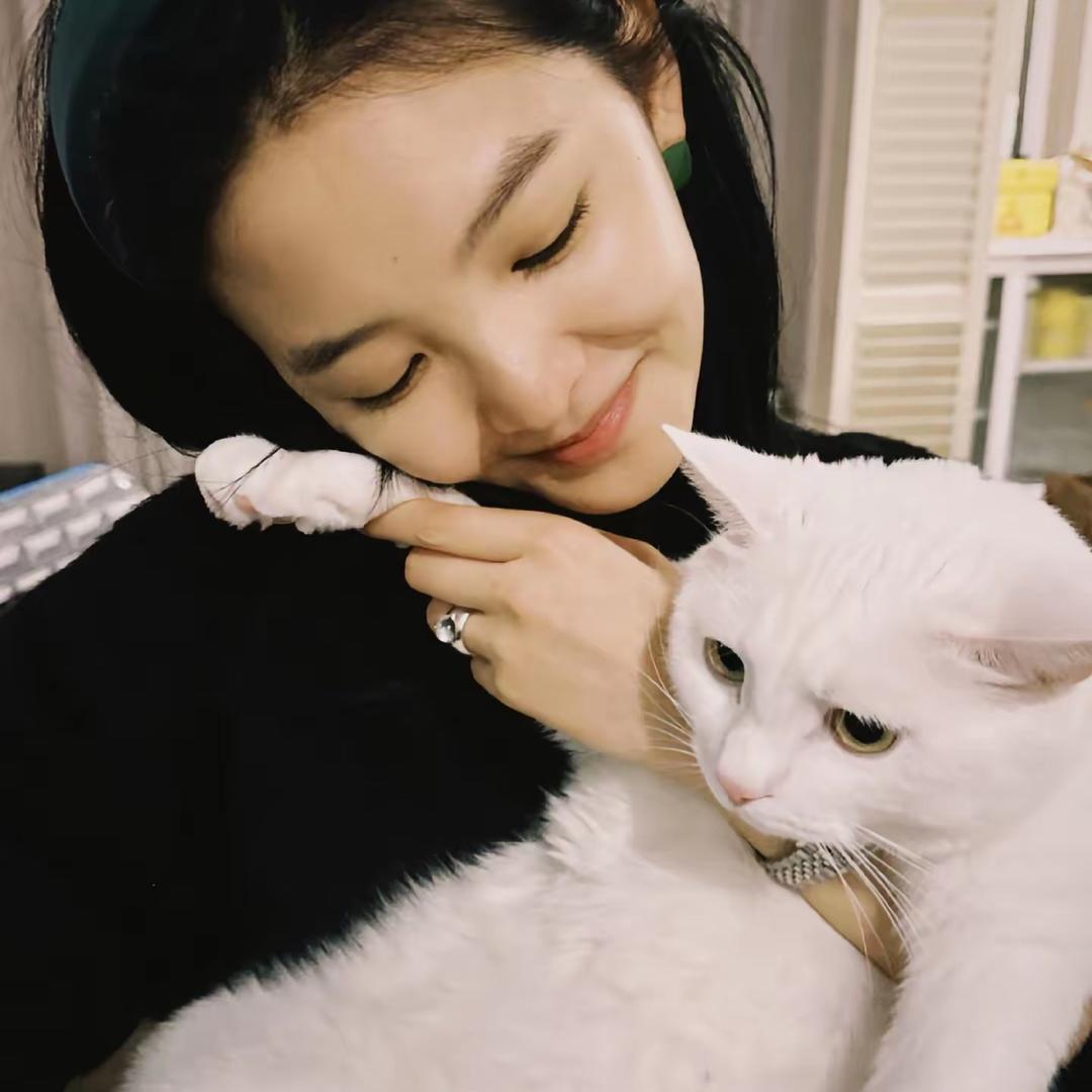 欣子.
