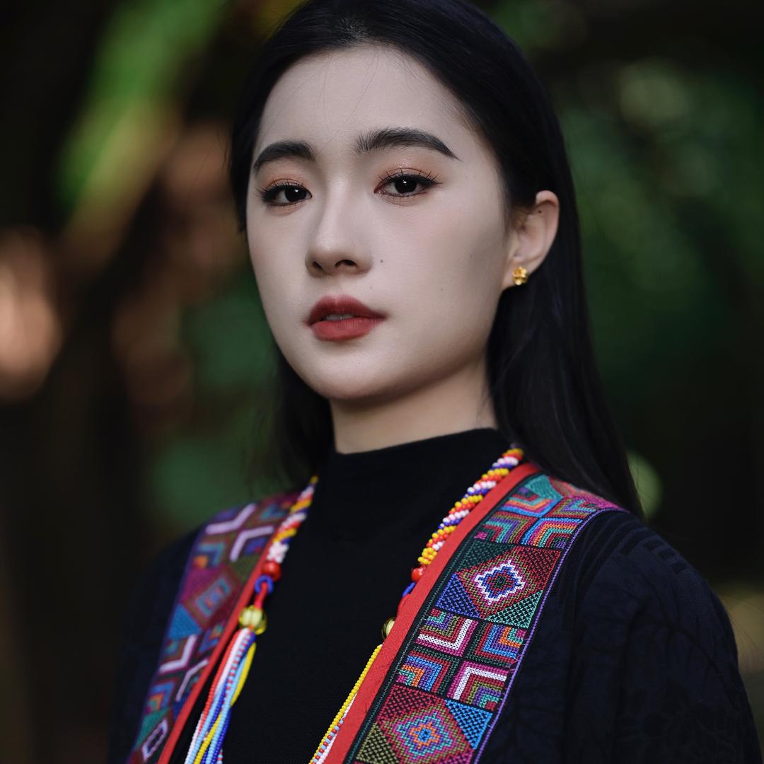 玉家人哈尼族服装