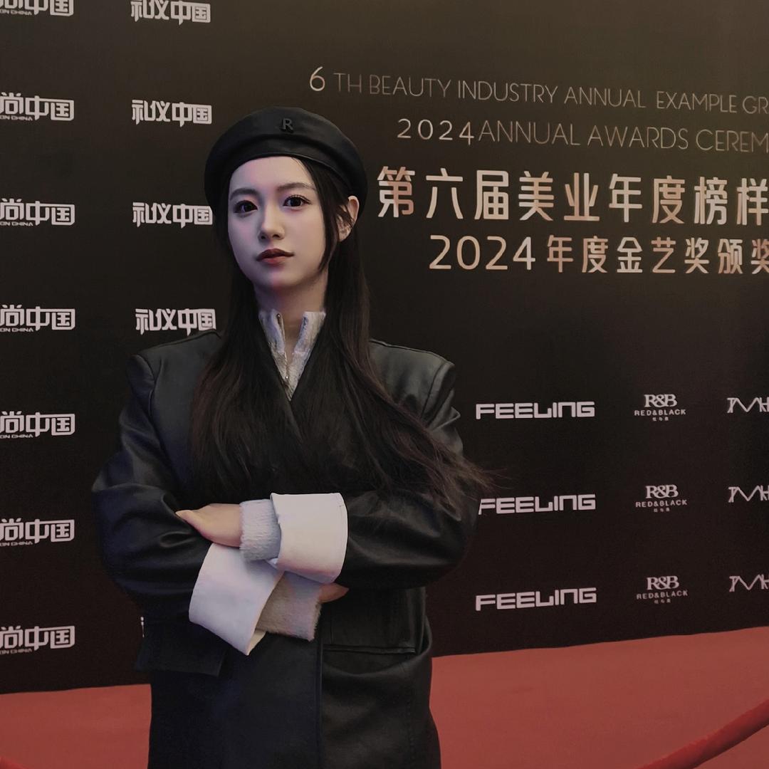 艳红彩妆婚纱-岚琋