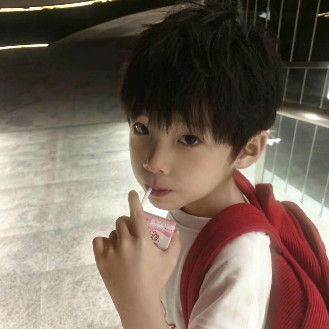 草莓夹心小饼干💤