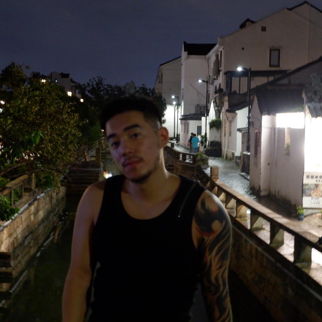 伯出