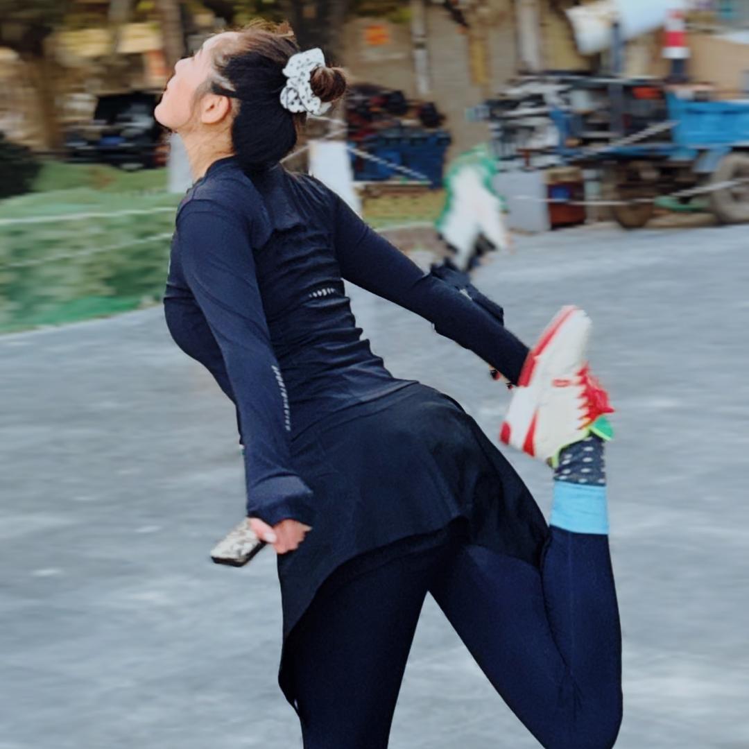 蓓蓓的毽子会“飞”