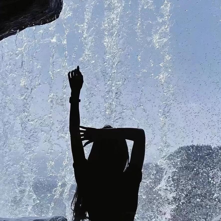 来一杯冰美式叭