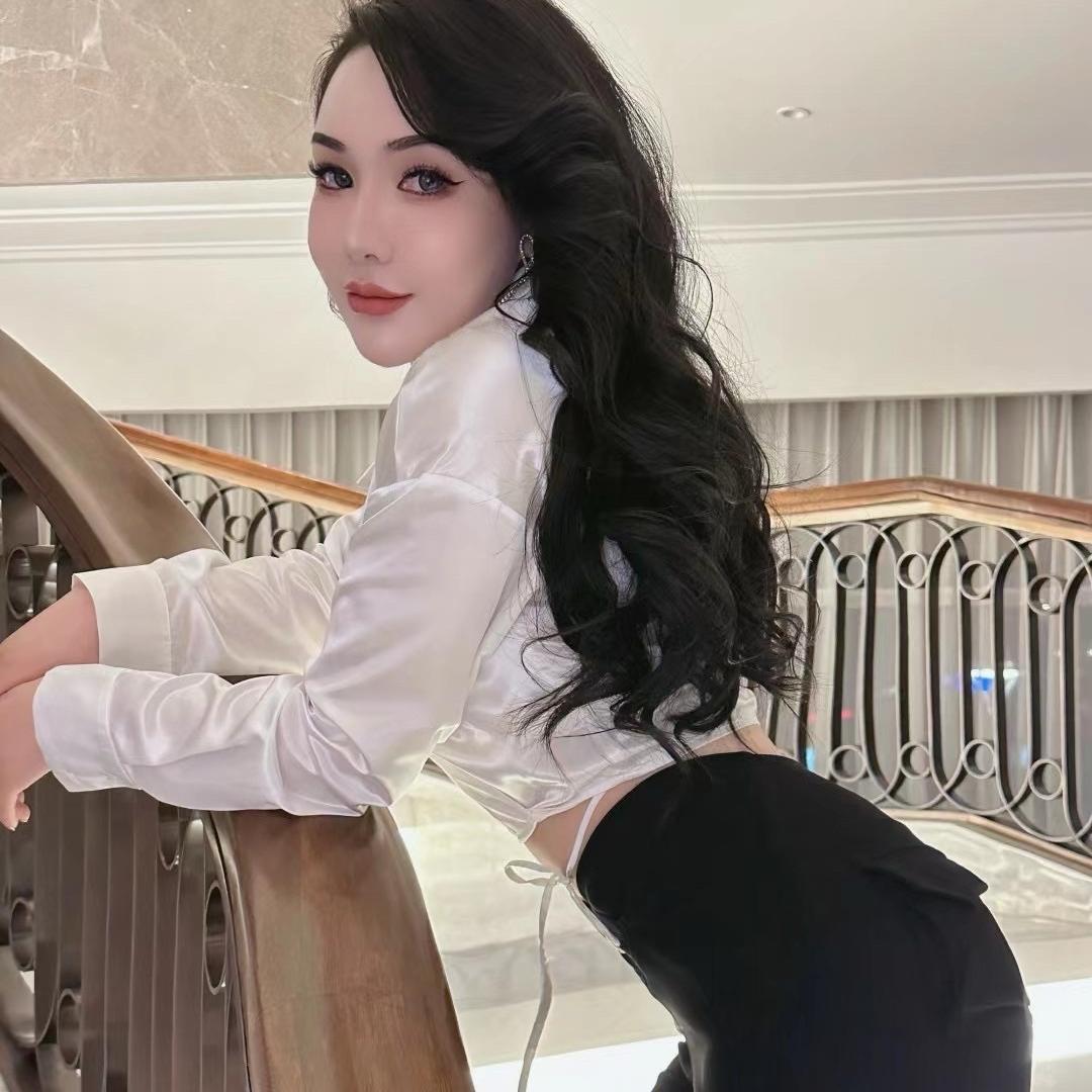 E S 彤彤 设计师品牌集合店